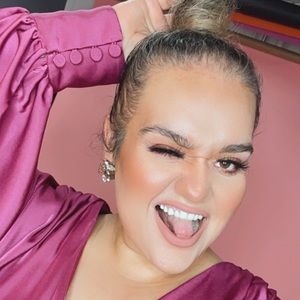 Meet your Posher, Carmen